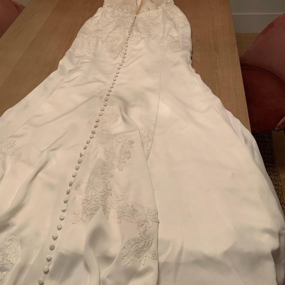 Essence of Australia Wedding Dress - Picture 8 of 11